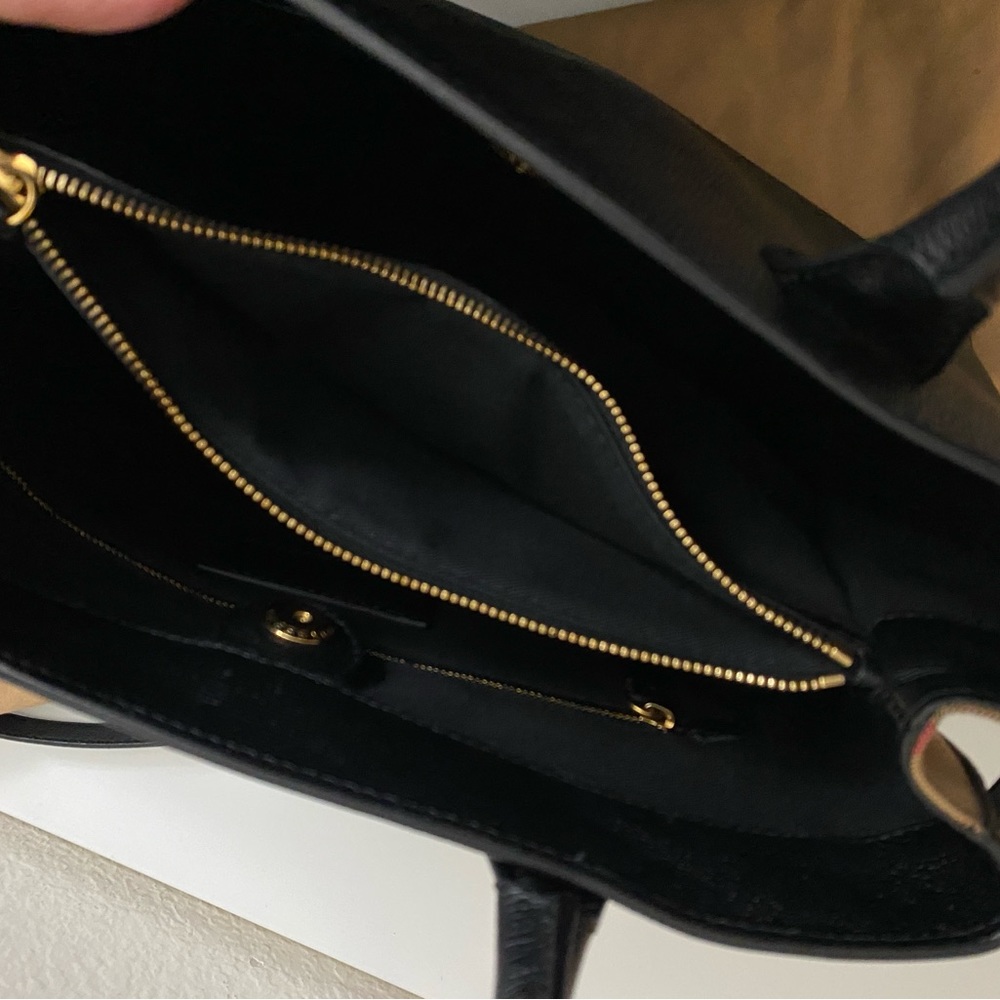 Burberry Medium Banner House Check Derby Leather Tote w/ Strap – Black RT 73504 - Picture 11 of 17
